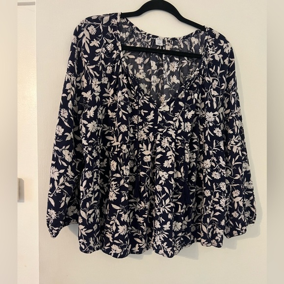 Rayon Flowy Floral Navy and White Women's Top size L (F114) - Picture 1 of 8
